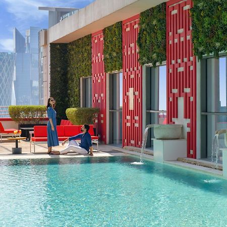 Dusit Doha Hotel Exterior photo The pool at the 87th floor