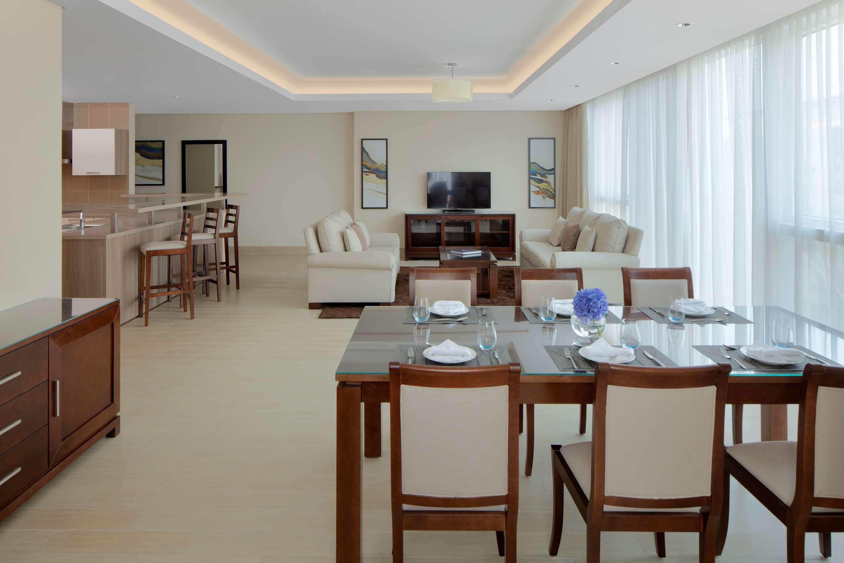 Dusit Doha Hotel Exterior photo A typical suite at the Atlantis Paradise Island