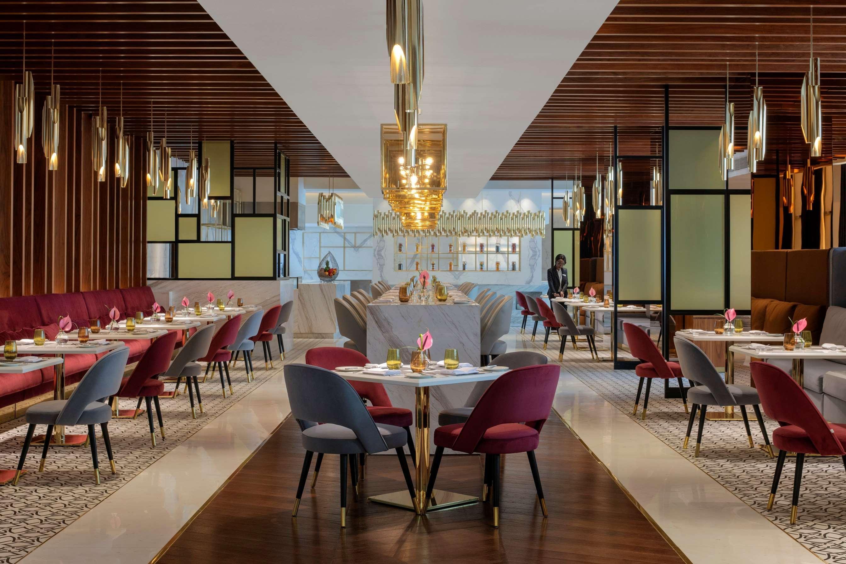 Dusit Doha Hotel Exterior photo The restaurant