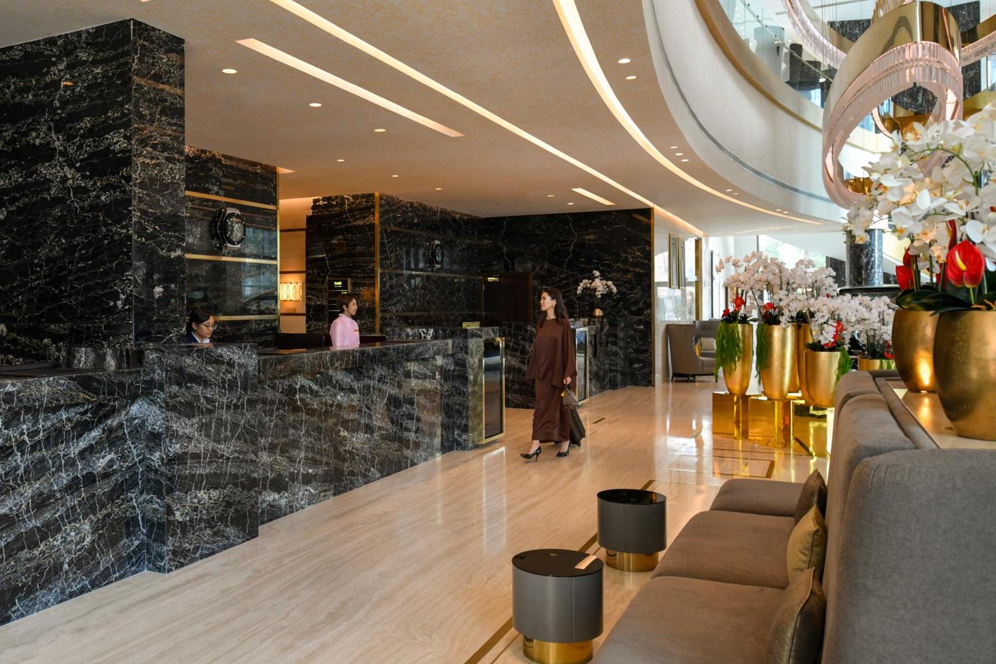 Dusit Doha Hotel Exterior photo The lobby of the hotel